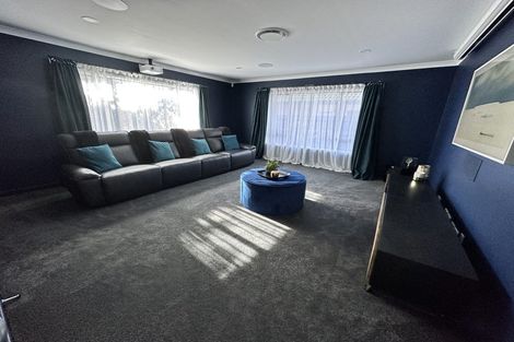 Photo of property in 18 Parkhaven Drive, Rosehill, Papakura, 2113