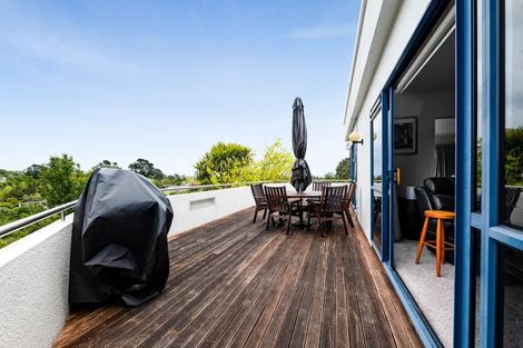 Photo of property in 117 Mangorei Road, Merrilands, New Plymouth, 4312