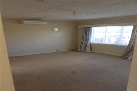 Photo of property in 2/1 Imperial Place, Henderson, Auckland, 0612