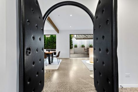 Photo of property in 2/11 Huntly Road, Campbells Bay, Auckland, 0630