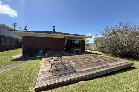 Photo of property in 2/9 Windy Ridge Road, Glenfield, Auckland, 0629