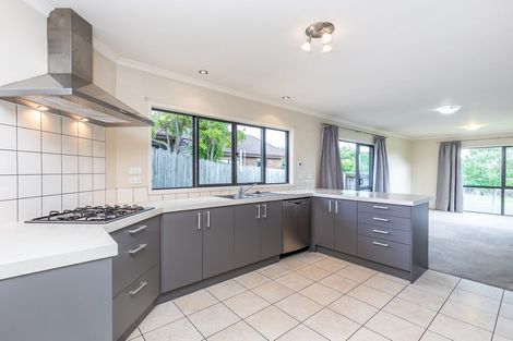 Photo of property in 2 Seamount Drive, Red Beach, 0932