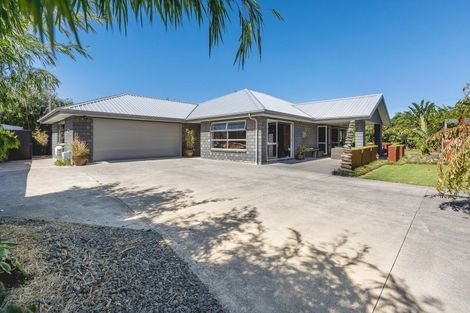 Photo of property in 10 Cooke Farm Grove, Waiwhakaiho, New Plymouth, 4312