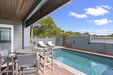 Photo of property in 7 Elizabeth Place, Mairangi Bay, Auckland, 0630