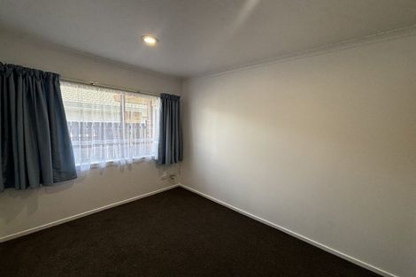 Photo of property in 1/9 Waiwera Place, Merrilands, New Plymouth, 4312