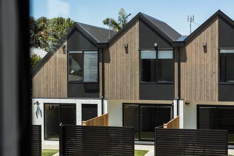 Photo of property in 16/12 Tawa Road, Te Atatu Peninsula, Auckland, 0610