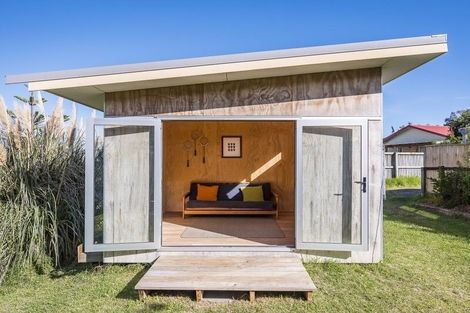 Photo of property in 33a Hicks Crescent, Waikanae Beach, Waikanae, 5036