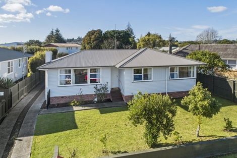Photo of property in 39 Paragon Avenue, Beach Haven, Auckland, 0626