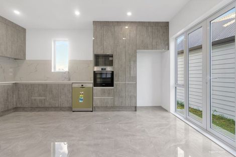 Photo of property in 27 Stitchbird Crescent, Papakura, 2110