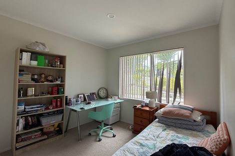 Photo of property in 66 Harrowglen Drive, Northcross, Auckland, 0630