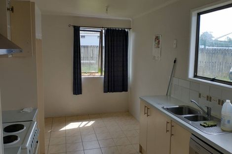 Photo of property in 16 Massine Place, Randwick Park, Auckland, 2105