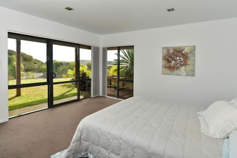 Photo of property in 23 Point Veronica Drive, Opua, 0200