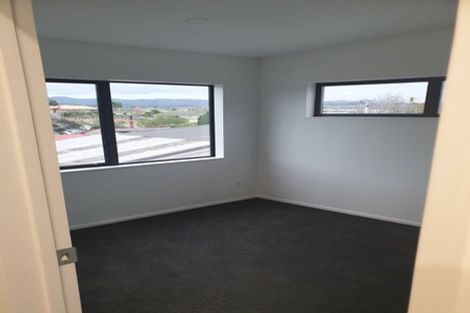 Photo of property in 4b Wattle Road, Sunnyvale, Auckland, 0612