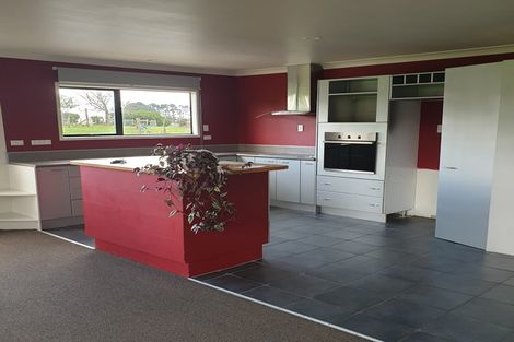 Photo of property in 16 Karioitahi Road, Waiuku, 2123