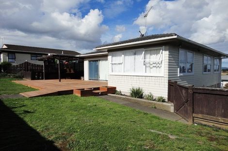Photo of property in 27 Mcquarrie Avenue, Wattle Downs, Auckland, 2103