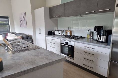 Photo of property in 5 Deptford Lane, Whitby, Porirua, 5024