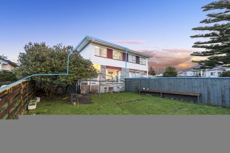 Photo of property in 2/43 Rimu Street, New Lynn, Auckland, 0600