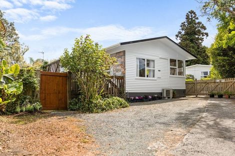 Photo of property in 15 Helleur Road, Massey, Auckland, 0614