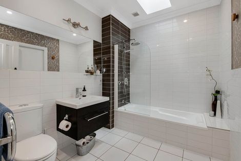 Photo of property in 154 Te Kanae Road, South Head, Helensville, 0874