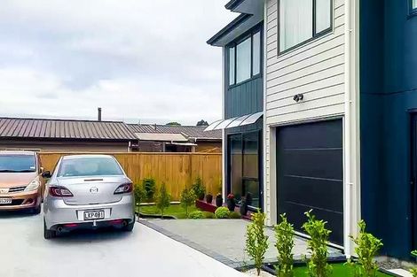Photo of property in 43c Beach Road, Pahurehure, 2113