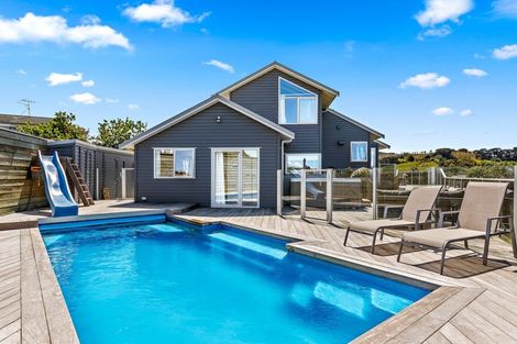 Photo of property in 20 Kahurangi Place, Snells Beach, 0920
