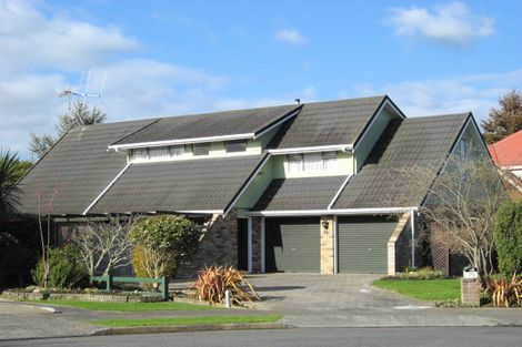 Photo of property in 75 Highbury Drive, Levin, 5510