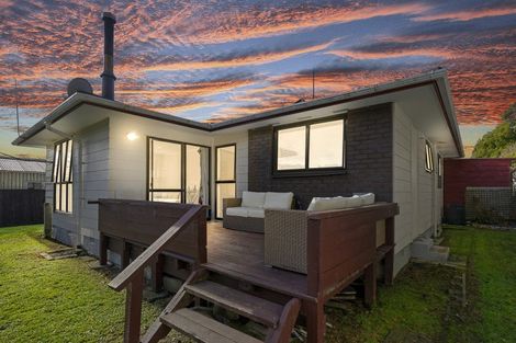 Photo of property in 2/12 Garnet Grove, Birchville, Upper Hutt, 5018