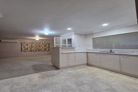 Photo of property in 1/10 Clevedon Road, Papakura, 2110