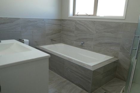 Photo of property in 7 Latimer Way, Petone, Lower Hutt, 5012