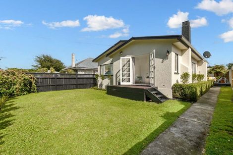 Photo of property in 521a Devonport Road, Tauranga South, Tauranga, 3112