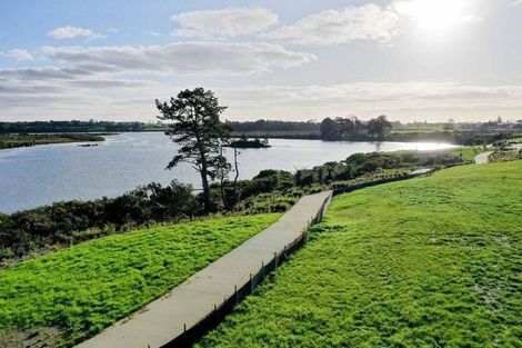 Photo of property in 16 Evergreen Parade, Rosehill, Papakura, 2113