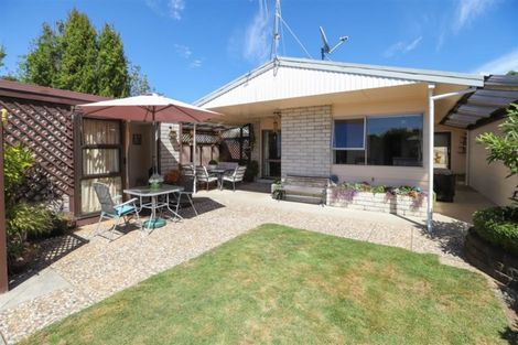 Photo of property in 28 Fuchsia Avenue, Pukete, Hamilton, 3200