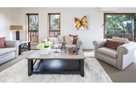 Photo of property in 1 Lynngate Place, Hillcrest, Auckland, 0627