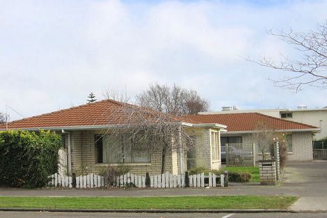 Photo of property in 18 Ranfurly Street, Hokowhitu, Palmerston North, 4410