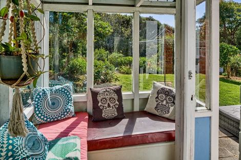 Photo of property in 19 Corlett Road, Plimmerton, Porirua, 5026