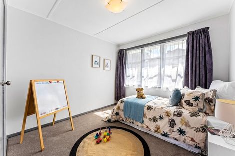 Photo of property in 198 Waddington Drive, Naenae, Lower Hutt, 5011