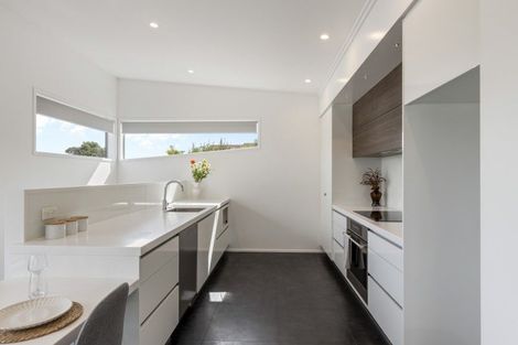 Photo of property in 26 Birdwood Avenue, Moturoa, New Plymouth, 4310