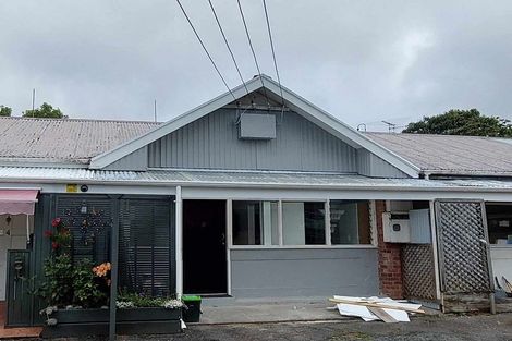 Photo of property in The Stables, 3/9 August Place, Greenlane, Auckland, 1061