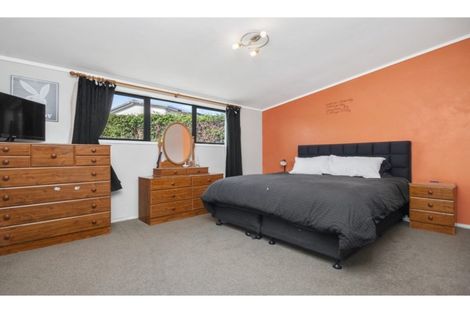 Photo of property in 106 Queen Street, Waiuku, 2123