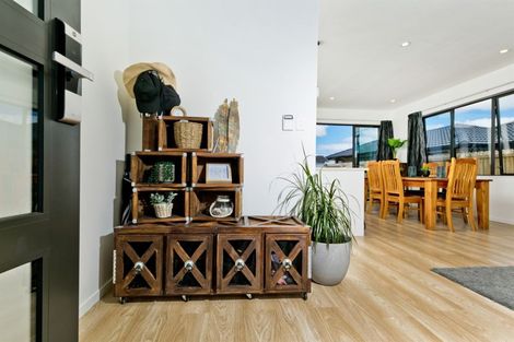 Photo of property in 11 Verdot Close, Kumeu, 0810