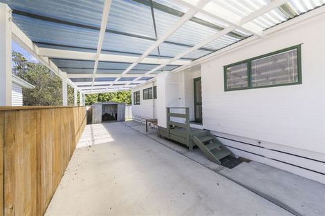 Photo of property in 13 Milne Street, Hunterville, 4730