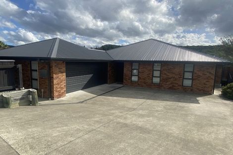 Photo of property in 27 Glentui Place, Waikawa, Picton, 7220