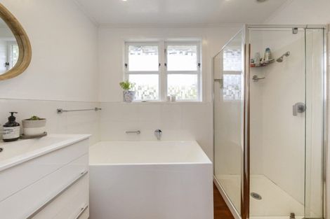 Photo of property in 10 Rhodes Drive, Kelvin Grove, Palmerston North, 4414