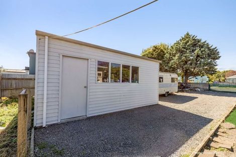 Photo of property in 44 Mckenzie Street, Levin, 5510