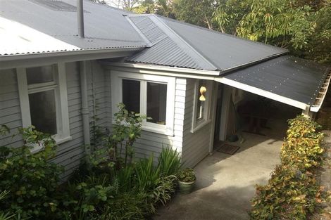 Photo of property in 27 Selwyn Road, Hospital Hill, Napier, 4110