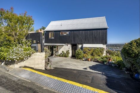 Photo of property in 34 Roslyn Road, Bluff Hill, Napier, 4110