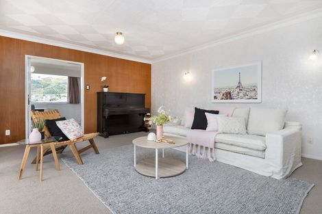 Photo of property in 7 Rembrandt Avenue, Tawa, Wellington, 5028