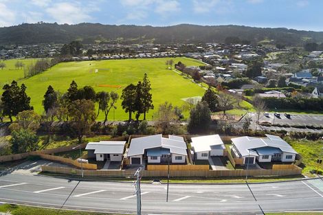 Photo of property in 400 Main Road, Huapai, Kumeu, 0810