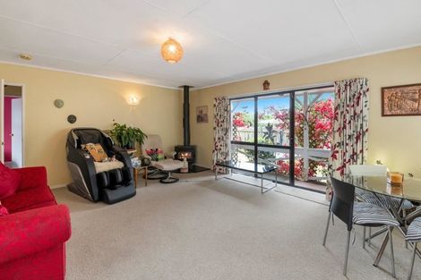 Photo of property in 30b Rangihiroa Street, Waikanae Beach, Waikanae, 5036