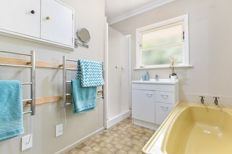 Photo of property in 90 Oceanview Road, Mount Maunganui, 3116